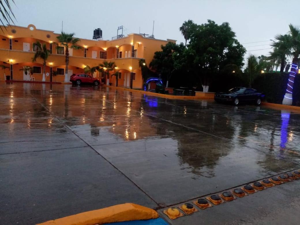 Hotel Paraiso Del Valle Ciudad Constitución Kültér fotó